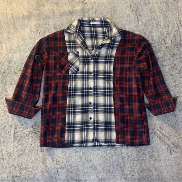 ✨ SOLD ✨ ROMWE | Plaid Sliced Overshirt - Picture 3 of 3